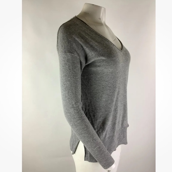 J Crew Sz XXS Lightweight V Neck Sweater Gray Wool Viscose Pullover Style - Picture 2 of 5